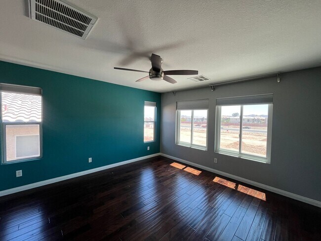 Building Photo - Stylish 3-Bedroom Home with Loft in Gated Community