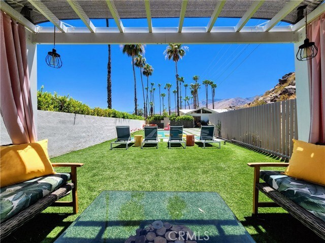 Building Photo - 2499 S Palm Canyon Dr