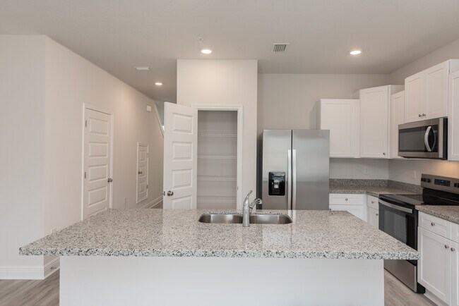 Building Photo - 8706 Meadow Flower Ln