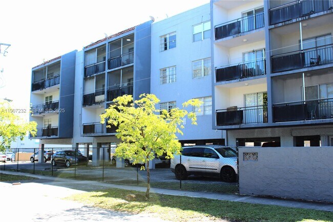 Building Photo - 13685 NE 10th Ave