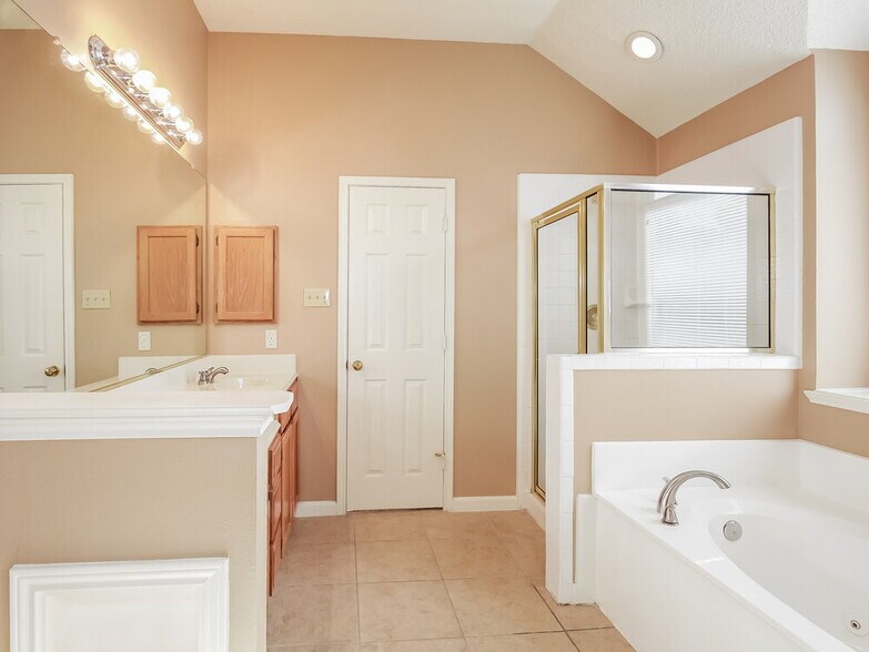 Building Photo - 913 Mossberg Ln