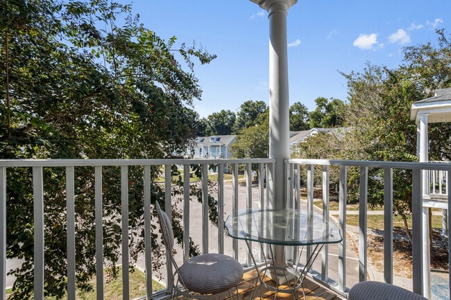 Building Photo - 241 Cowan Rd