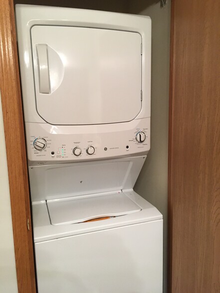 Washer/Dryer (in-unit) - 135 W Oak Leaf Dr