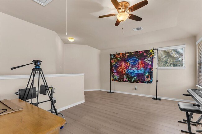 Building Photo - 206 Linden Ln