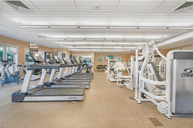 Building Photo - 20000 E Country Club Dr