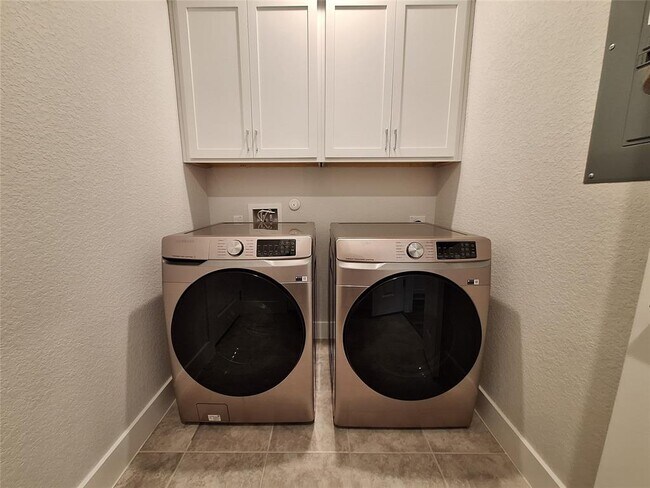 Building Photo - 1720 Purple Martin Dr