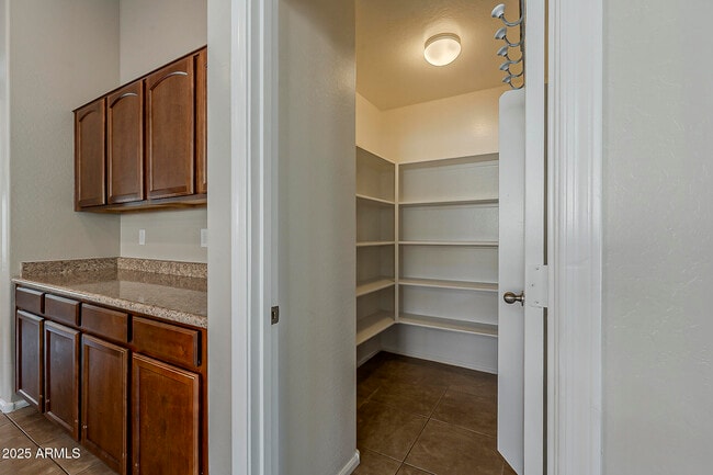 Building Photo - 7358 N 72nd Ave