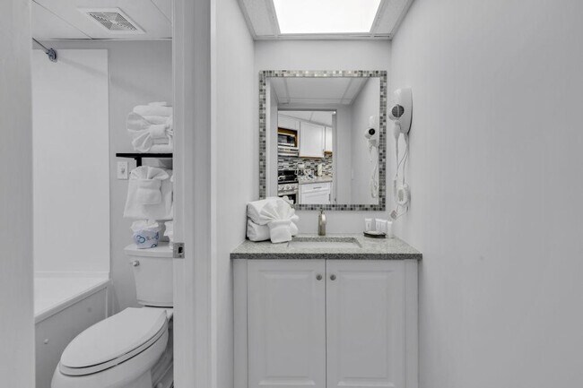 Building Photo - 2300 N Ocean Blvd