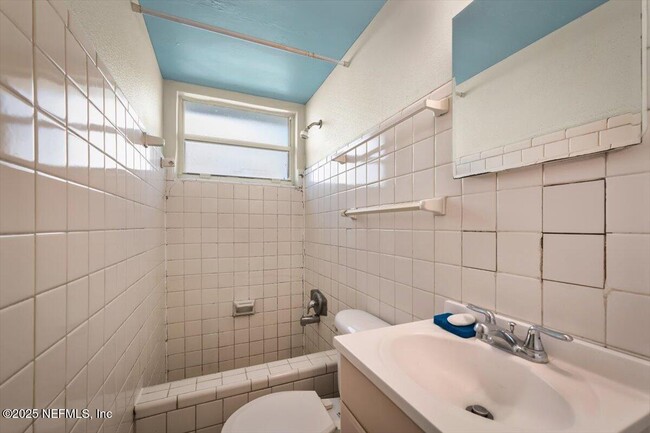 Building Photo - 725 5th St N