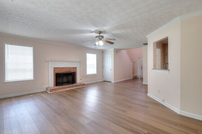 Building Photo - 665 Walnut Creek Dr NW