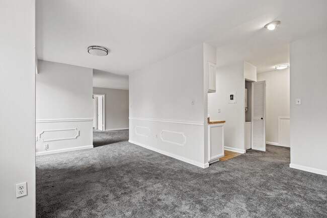 Building Photo - 142 Georgetown Rd