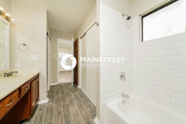 Building Photo - 3 Bedroom Pet-Friendly Home in The Colony, TX with Main Street Renewal