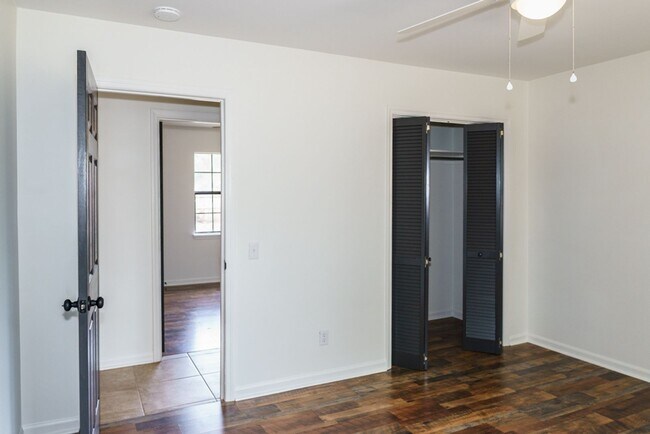 Building Photo - 3BR Home in Shell Point – Sunroom | Garage | Prime Location