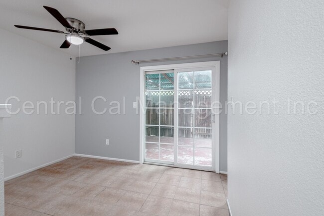 Building Photo - MOVE IN SPECIAL! - HALF MONTH OFF NOV RENT...