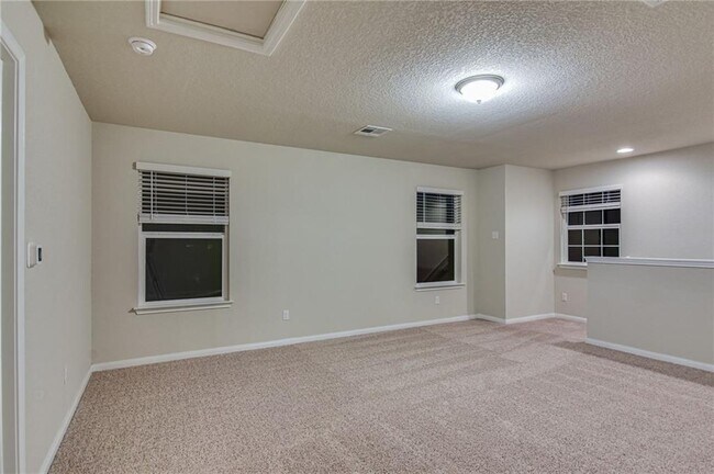 Building Photo - 309 Naset Dr