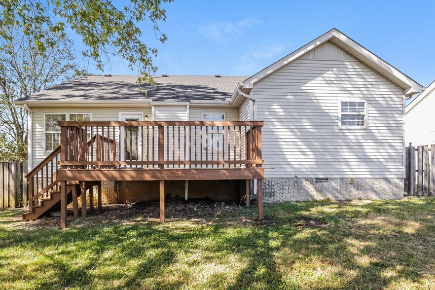 Building Photo - 825 Chaney Woods Dr