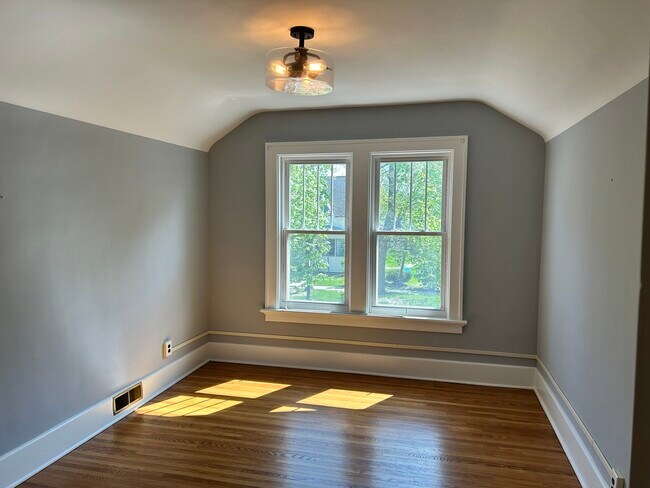 Building Photo - 15122 S Illinois St