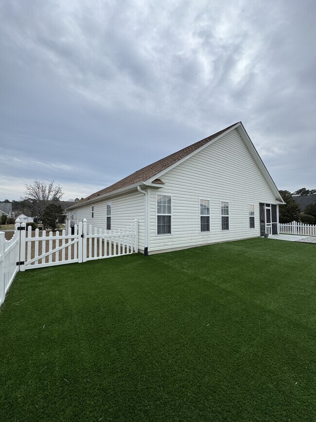 Building Photo - 2016 Saltwater St