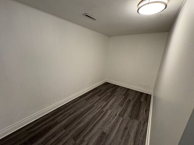 Building Photo - Beautiful 3-Bedroom Home with Spacious Liv...