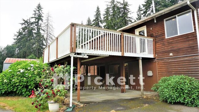 Building Photo - 3 Bedroom Poulsbo Farmhouse With Lots Of C...