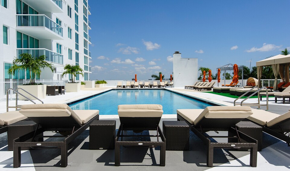 Building Photo - 1871 NW South River Dr