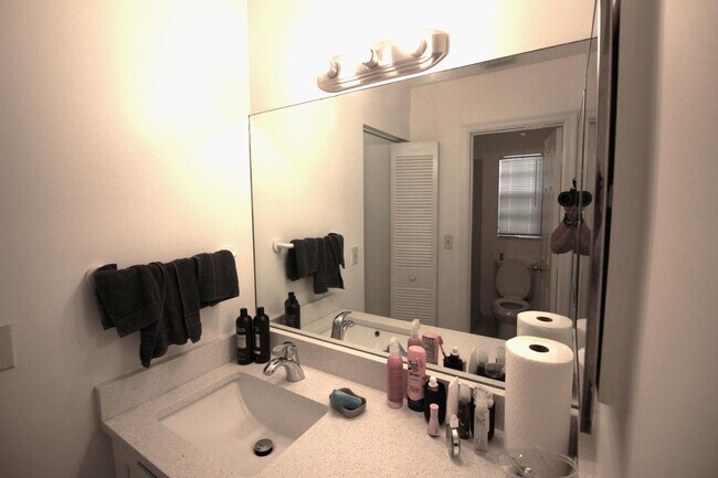 Building Photo - 2900 Olivewood Terrace