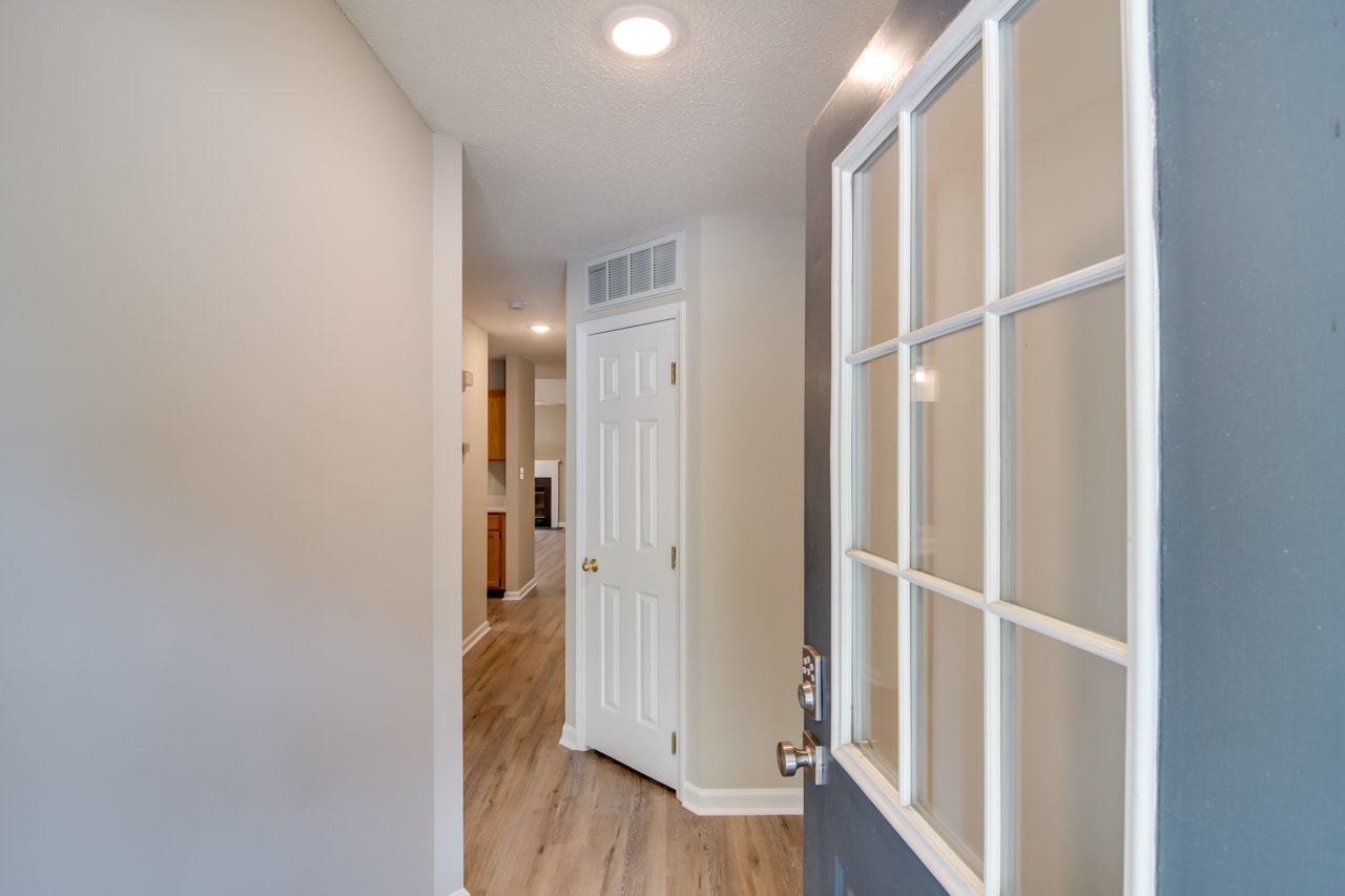 Building Photo - 68 Forest Oaks Dr