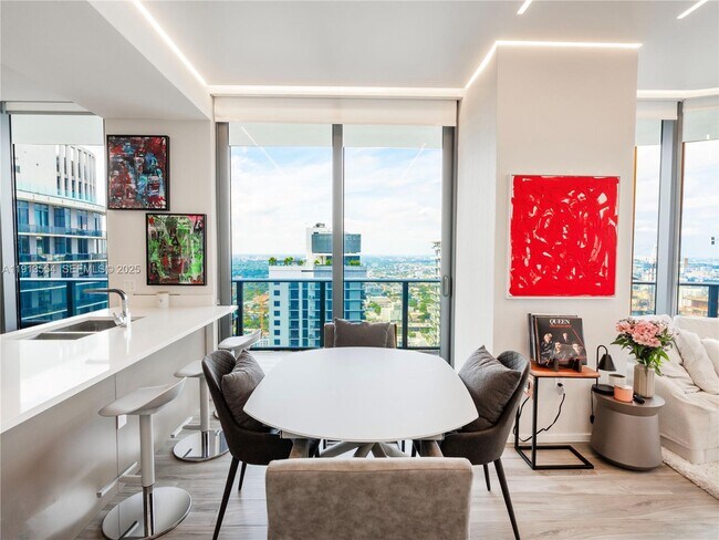 Building Photo - 801 S Miami Ave