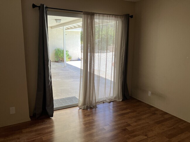 5th room - Could be bedroom or Office - 282 Summit Rd