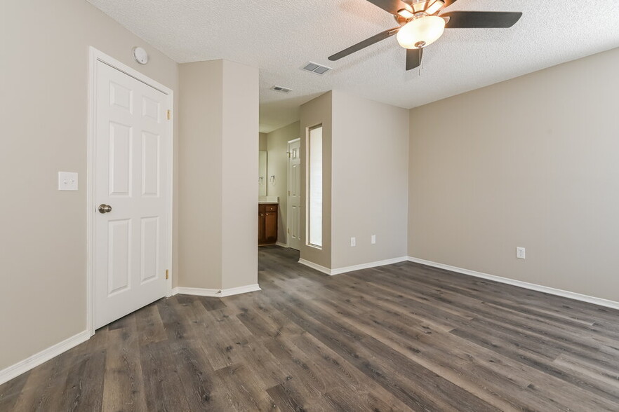 Building Photo - 2734 Sam Hardwick Blvd
