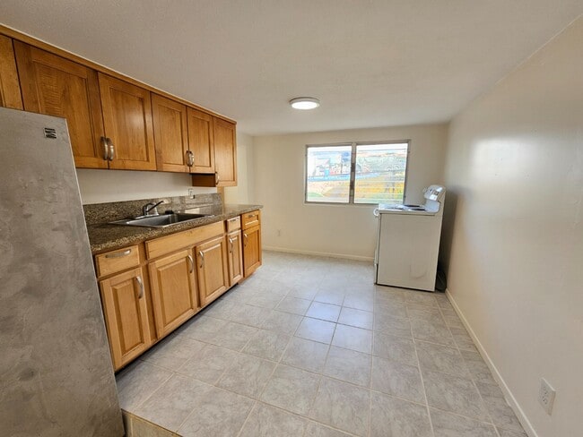 Building Photo - 1 Bed 1 Bath Apartment. No parking