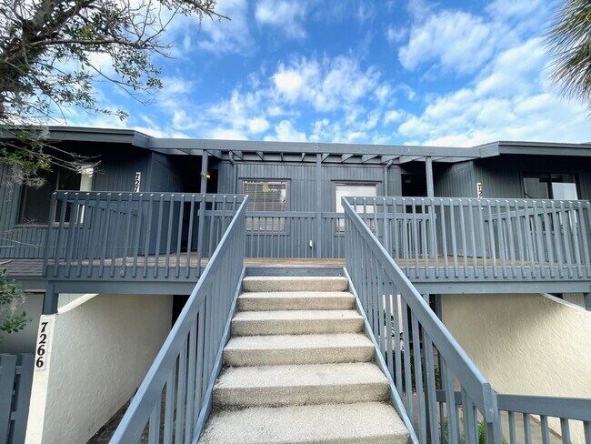 Building Photo - Spacious 2Bed/2Bath Condo for Rent!! Sarasota
