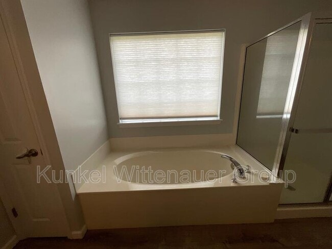 Building Photo - 2244 Haverford Dr