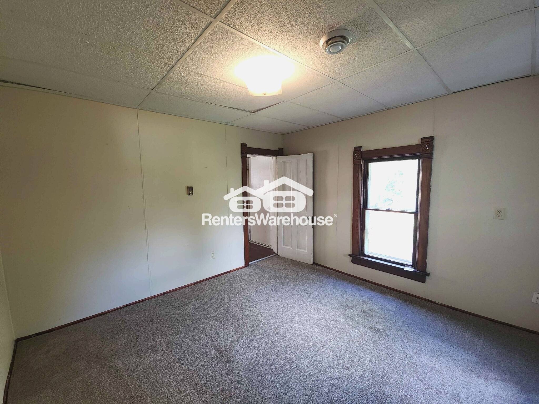 Building Photo - 260 S Plum St