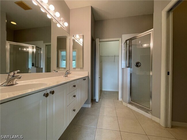 Building Photo - 1945 Crestview Way