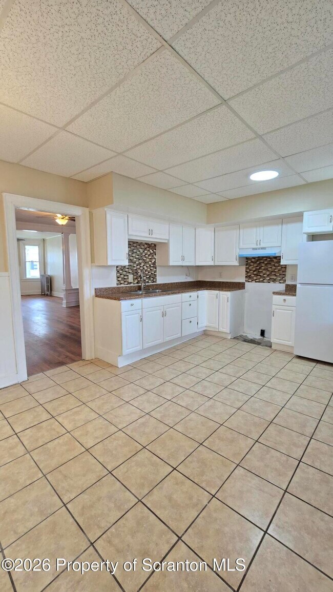 Building Photo - 543 N Sumner Ave