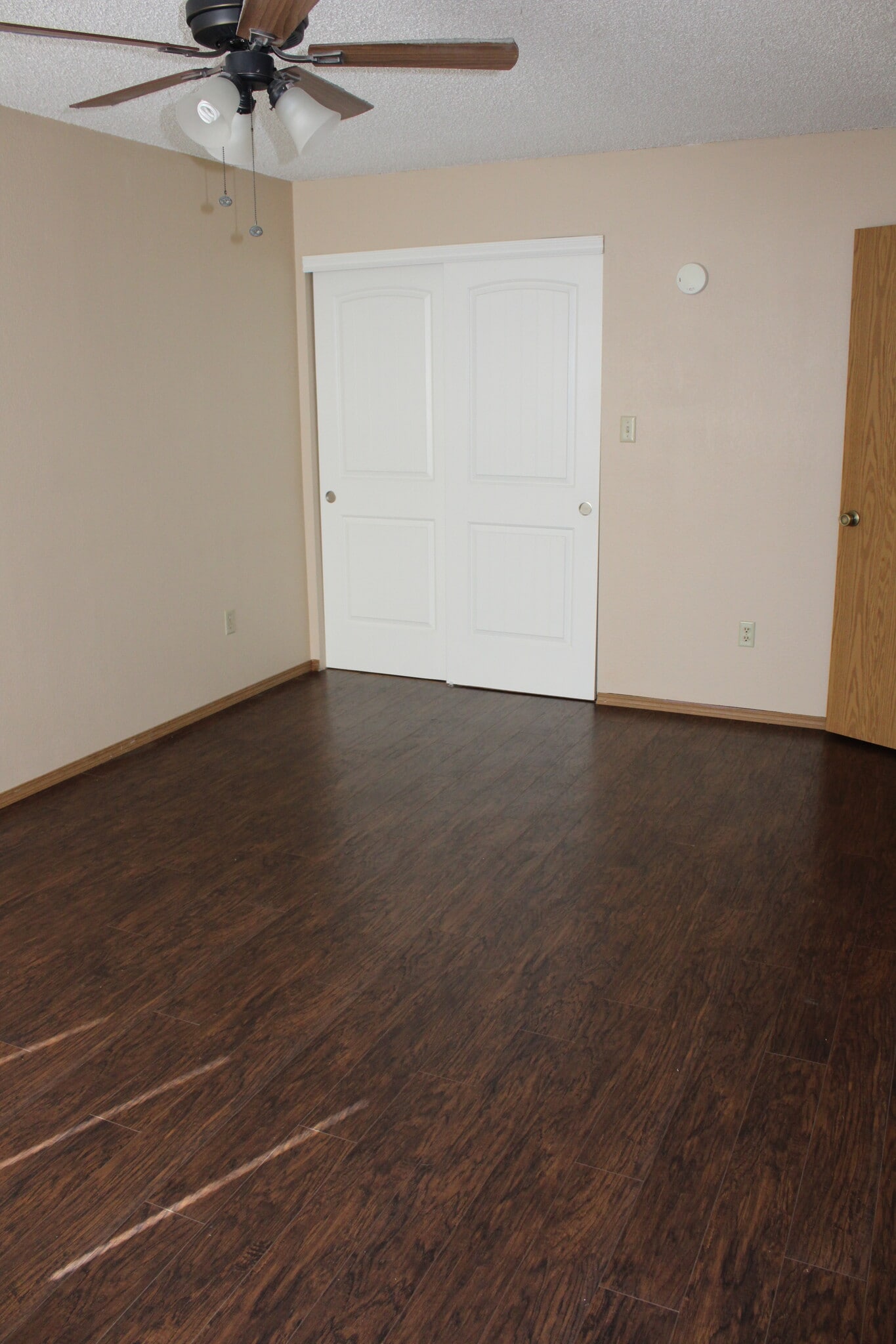 Master bedroom - 6469 McNichols Ct