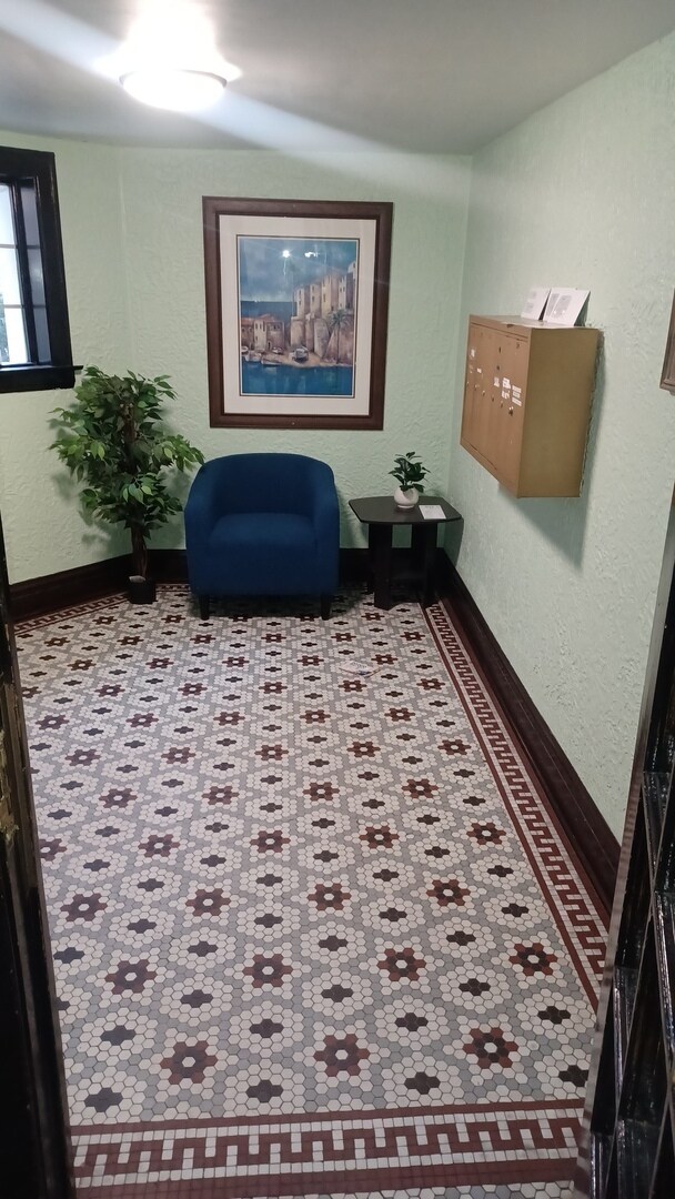 Building Photo - 5132 W 21st St