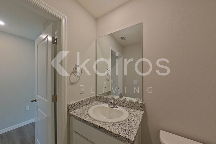 Building Photo - 8657 SW 43rd Ter