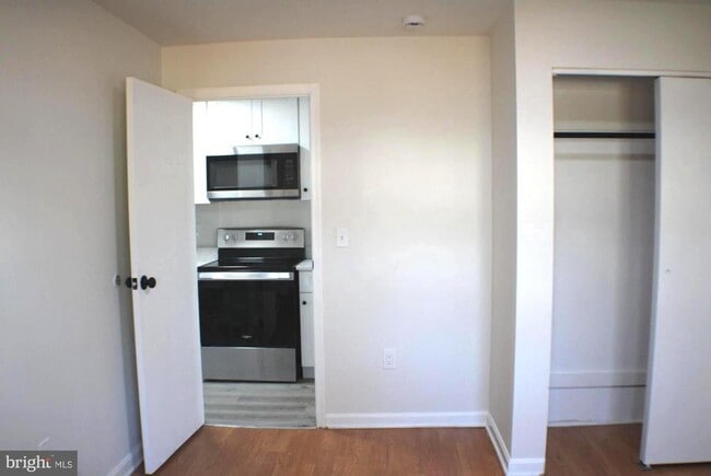 Building Photo - 7330 Sycamore Ave