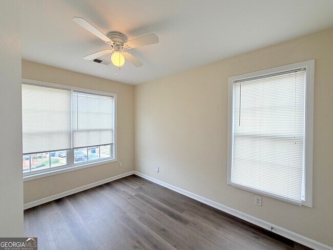 Building Photo - 109 Vine St NW