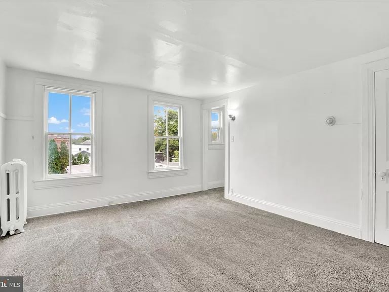 Building Photo - 153 W Jackson St