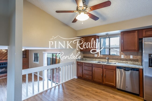 Building Photo - 8274 Caravel Dr