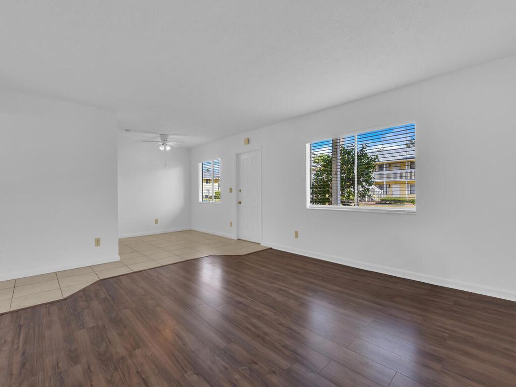 Building Photo - 4617 Bayshore Dr