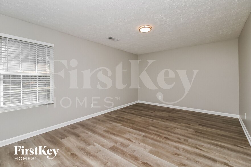 Building Photo - 55 Bramble Bush Trail