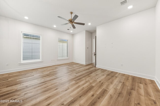 Building Photo - 119 Mayberry Grv St