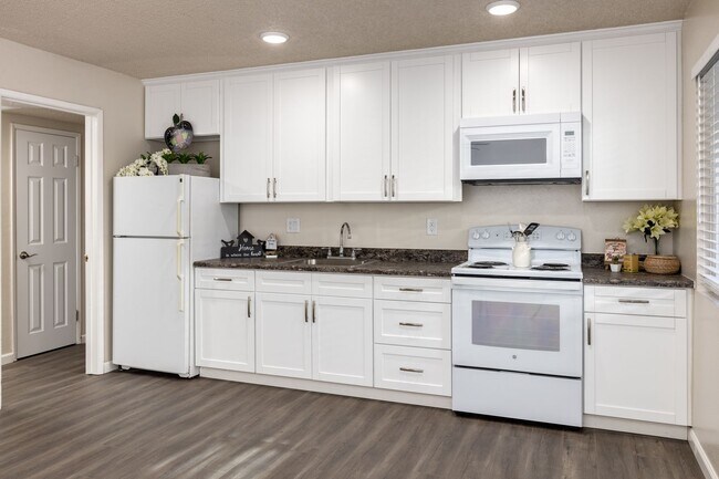 Interior Photo - Walnut Tree Manor