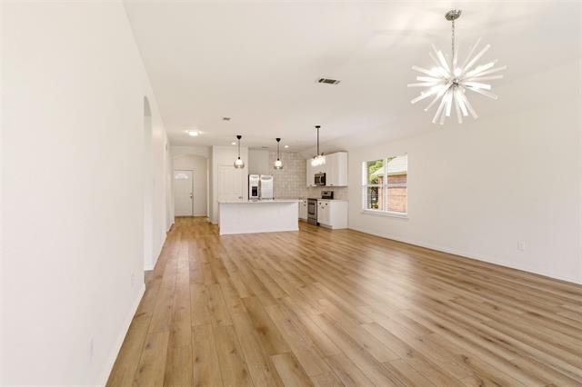 Building Photo - 2201 Willow Creek Dr