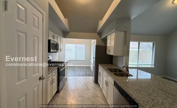 Building Photo - 18611 Headland Dr