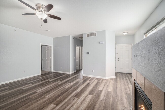 Building Photo - Spacious 2 bedroom home in the heart of Pa...